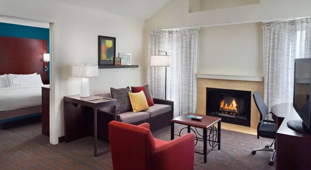 Двухместный люкс с 2 комнатами Embassy Suites By Hilton Atlanta Airport North