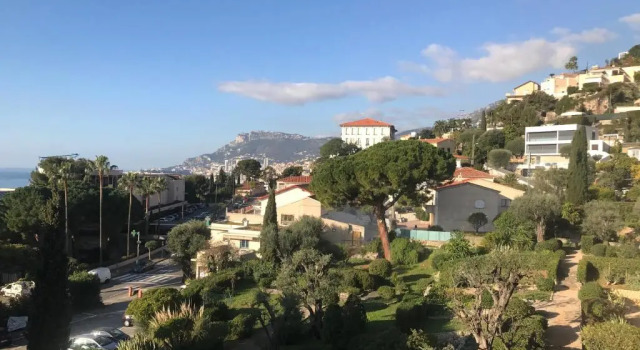 Апартаменты c 1 комнатой Charmant 2 Pièces Vue sur Mer et MONTE-CARLO à ROQUEBRUNE CAP MARTIN