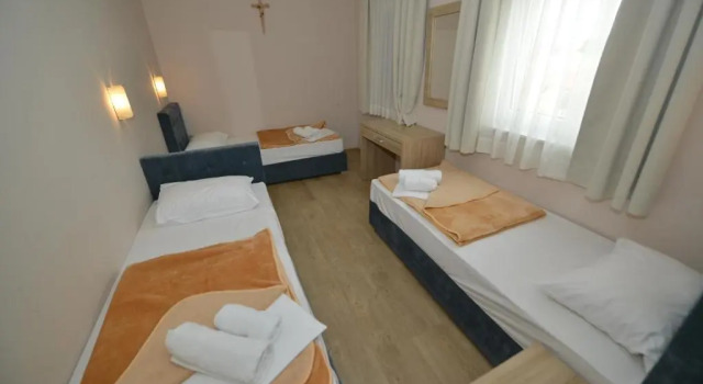 Трёхместный номер Standard с балконом и с красивым видом из окна Hotel Rosabel