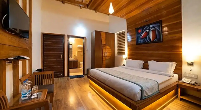 Люкс с балконом Rosewood Dhanachuli Retreat