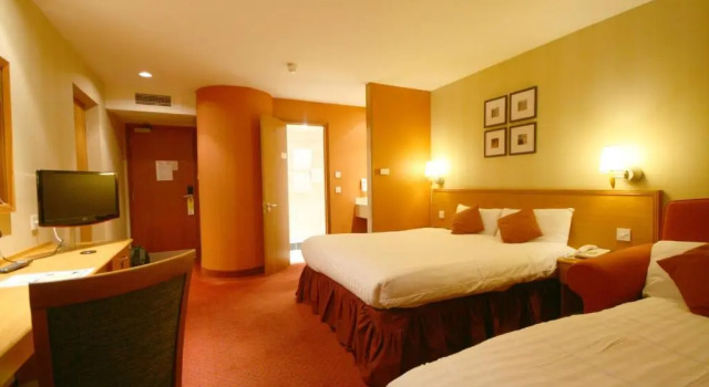 Семейный номер Standard Days Inn by Wyndham Stevenage North