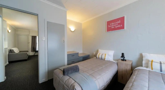 Апартаменты Kensington Motel