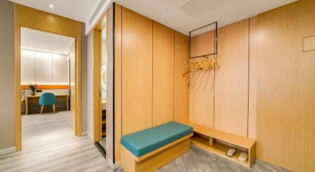 Люкс Luxury c 1 комнатой Zhuji Boya Hotel (Honghui Fortune Building Dianchi Middle School)