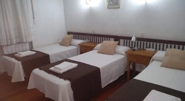 Трёхместный номер Standard с видом на город Hostal Esmeralda