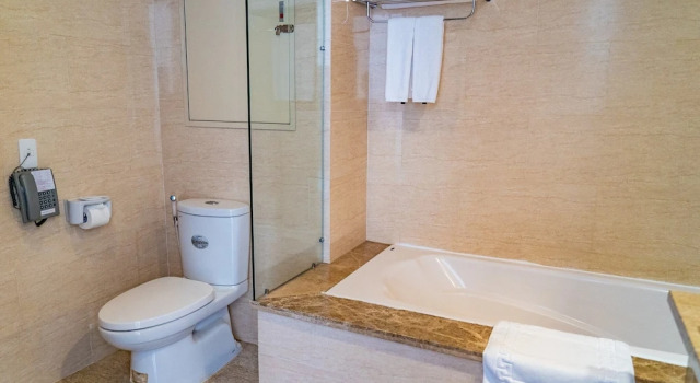 Трёхместный номер Standard с видом на город Sai Gon Ban Me Hotel