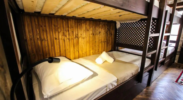 Trigona Guest House & Hostel, Забронировать Хостел Недорогие отели Гирокастры, недорого