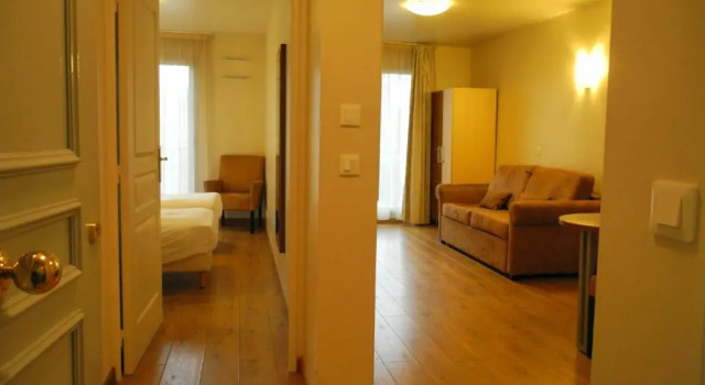 1Ere Avenue Val Senart, Rezervasyon Villa Essonne villalar, Villa