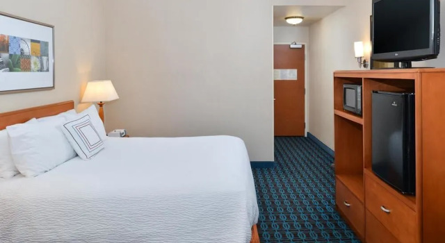 Fairfield Inn & Suites Sacramento Elk Grove, Rezerwuj Hotel Hotele w Elk Grove z basenem, Basen