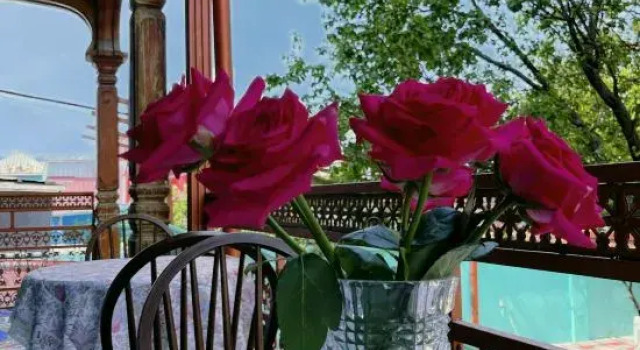 Hi YiLi·blue lane villa(Yili Old Town Kazanqi Branch), Book Hotel Hotels in Xinjiang with Parking, Parking