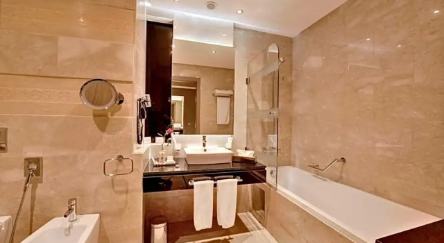 Номер Executive Royal Tulip City Center