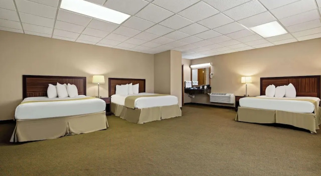 Suite Rodeway Inn McPherson East