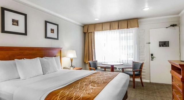 The Inn at 1252 Monterey, Забронировать Отель Отели Монтерей с парковкой, рядом с Парк "Деннис мучитель", Парковка