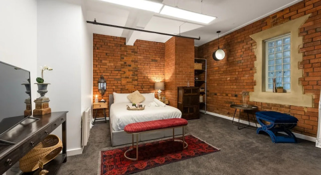 Апартаменты StayCentral - Heritage Warehouse Retreat