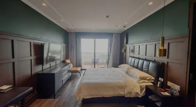 Семейный люкс с видом на озеро Suzhou 0572 Taihu Hot Spring Hotel