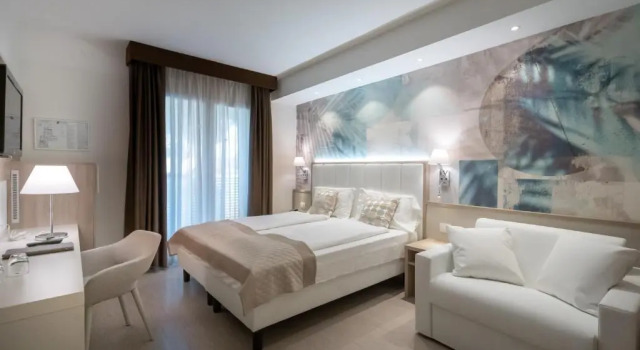 Номер Comfort International Beach Hotel