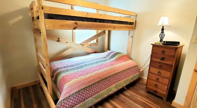 Steel Driver River Cabin, Забронировать Отель Лурей 