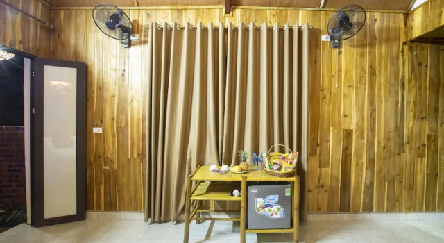 Кровать в общем номере Tam Coc Charming Bungalow