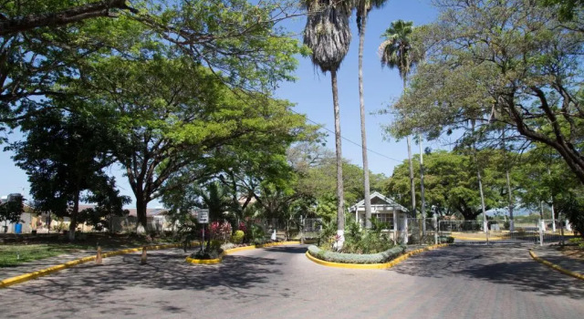 The Oasis I, Portmore Country Club