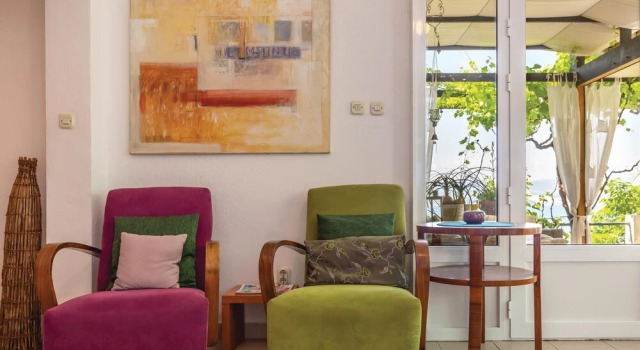 Holiday Home Mimice 21 With Outdoor Swimmingpool, Book Hotel Mimice Split Region