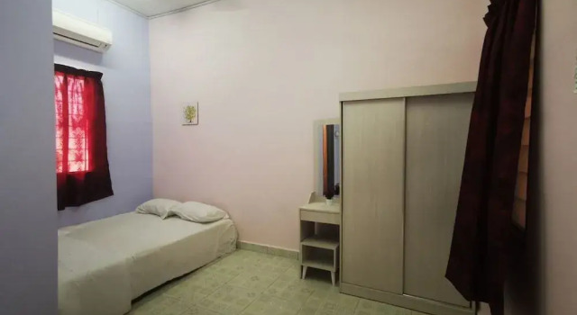 OYO 90206 Parkland Residence Condominium
