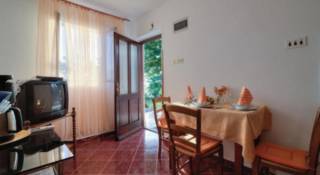Beautiful Home in Jablanac With Wifi and 1 Bedrooms, Rezerwuj Hotel  