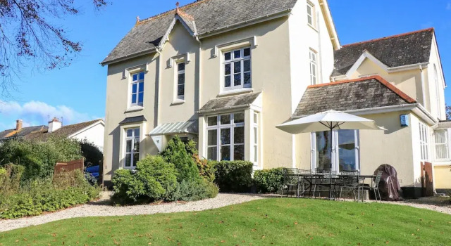 Victoria Lodge