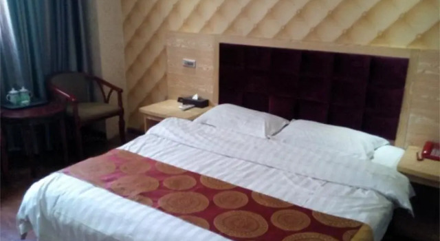 Tianmei Business Hotel, Prenota Hotel Hotel a Yingshan con parcheggio, Parcheggio
