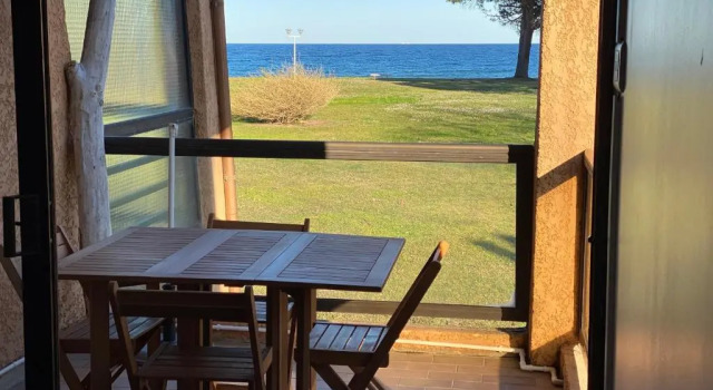 Студия Residence Santa Lucia, studio avec piscine , vue mer et pied dans l'eau , Moriani-Plage