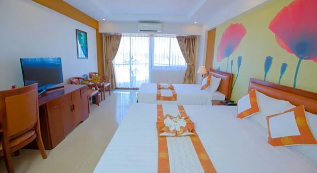 Трёхместный номер Deluxe с балконом и с видом на море Vungtau Intourco Resort