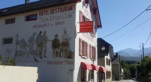 Hôtel les Deux Cols, Book Hotel Hotels in Pyrenees National Park with Parking, Parking