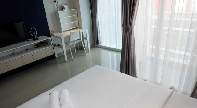 Studio Modern Tamansari The Hive Cawang by Travelio, Book Apartment Jakarta Jakarta Province