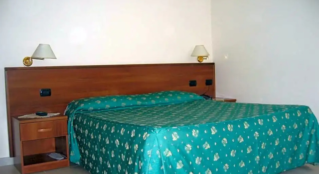 Hotel Chiar Di Luna, Prenota Hotel Laino Borgo Pollino