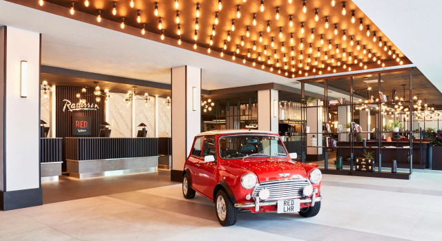 Radisson RED Hotel London Heathrow