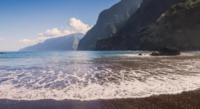 Madeira Black Sand House by Stay Madeira Island, Reserva ahora Hotel Hoteles en Porto Moniz con desayuno, Desayunos