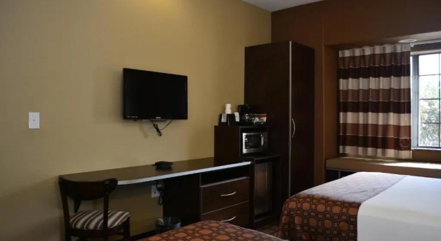 Номер Deluxe Garner Hotel Gonzales by IHG