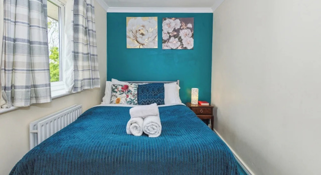 2 Bed Apartment - Sleeps 5 - Wifi - Parking - Pets, Varaa Huoneisto Asunnot kohteessa Merseyside, Huoneisto