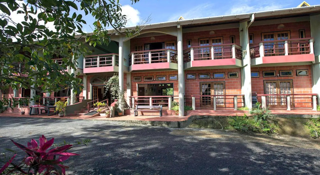 Cuffie River Nature Retreat, Prenota Hotel Hotel a Tobago con parcheggio, Parcheggio