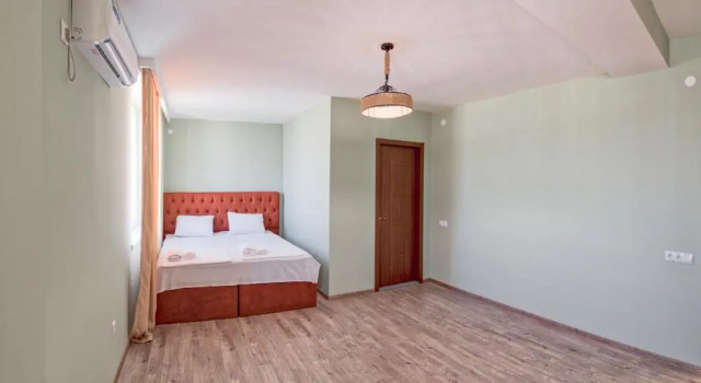 Номер Deluxe Four Seasons Riverside