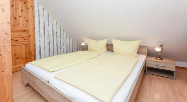 Ferienhaus Kluntje, Забронировать Отель Отели Эзенс 3 звезды, 3*