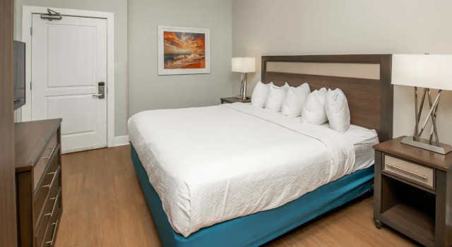 Люкс oceanfront Commander Hotel & Suites
