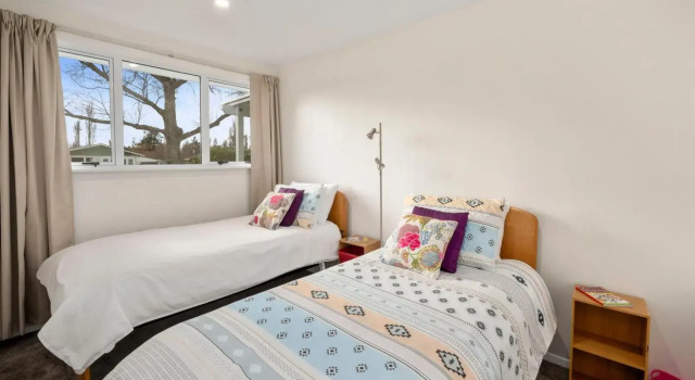 Plum Tree Cottage - Turangi Holiday Home, Забронировать Дом для отпуска Коттеджи Lake Taupo, Коттедж