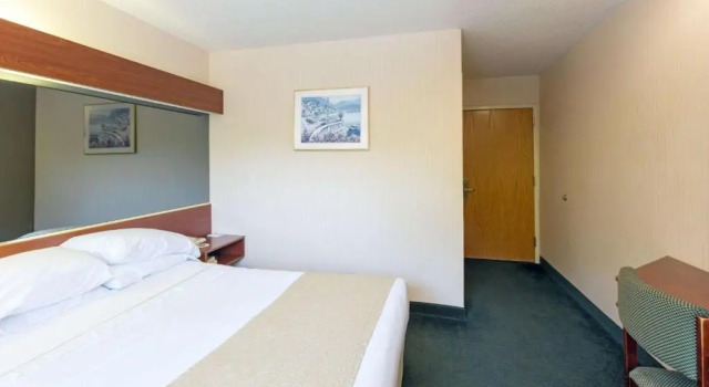 Номер Deluxe Microtel Inn & Suites by Wyndham Matthews/Charlotte