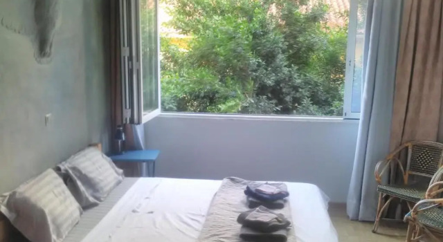 Mia's cozy flat in Ermou, 3 min from "Monastiraki"