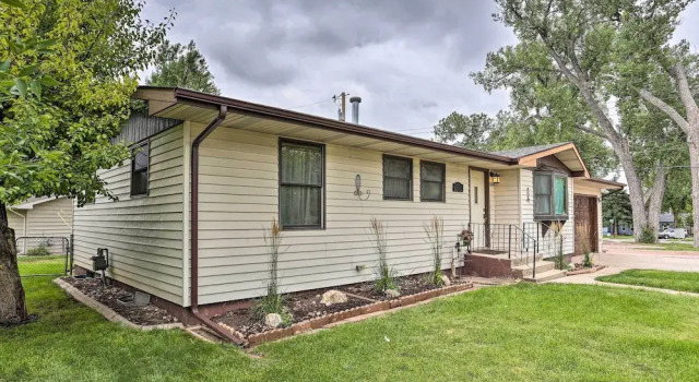 Rapid City Home - Walk to Canyon Lake Park, Забронировать Дом для отпуска Рапид-Сити Black Hills National Forest, рядом с Sioux San Hospital