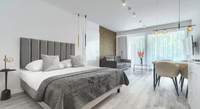 Студия Deluxe Sea & Lake - City Apartments