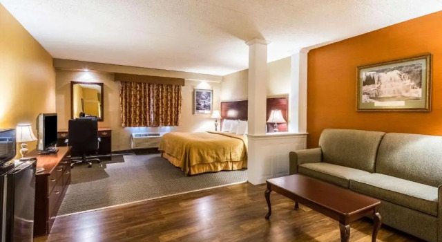 Люкс Quaint Inn & Suites