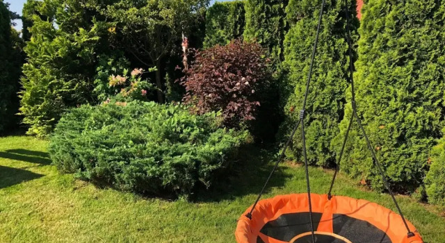 Коттедж Half of holiday home, terrace, playground