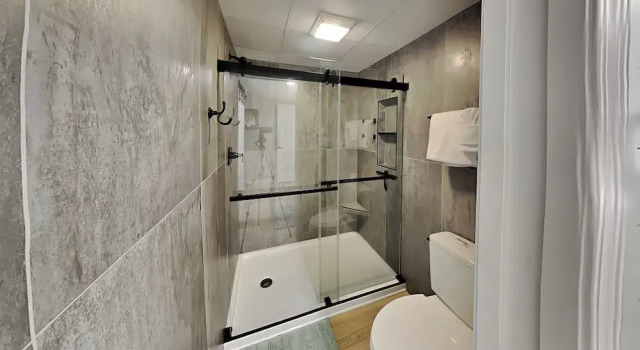 Mountain Breeze Retreat by Jackson Mountain Rentals, Забронировать Отель Бизнес-отели Пиджен-Фордж, рядом с Iron Mountain Metal Craft, 4* 5*