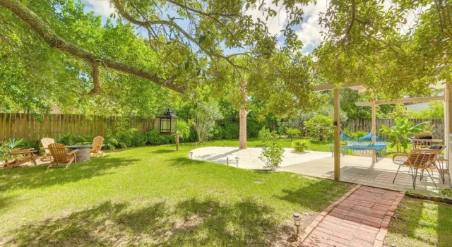 Pet-friendly Pensacola Home w/ Sunny Backyard!, Prenota Hotel Pensacola Beach Panhandle Florida