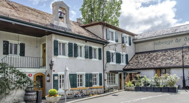 Auberge de Dully, Boek Hostel Dully 